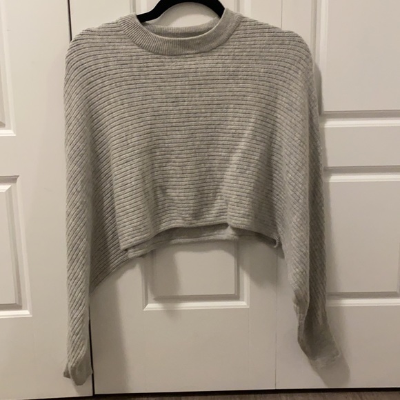Aritzia Wilfred Free Size Small Cropped Sweater - Picture 2 of 4